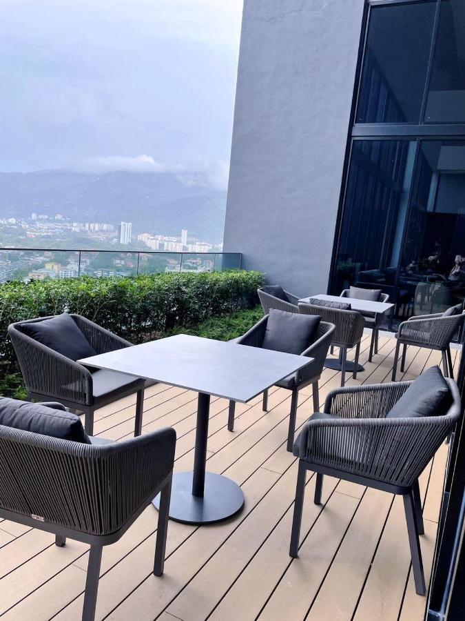 13A Beacon Executive Suites #Rooftoppool #Luxurysuites George Town Exterior photo