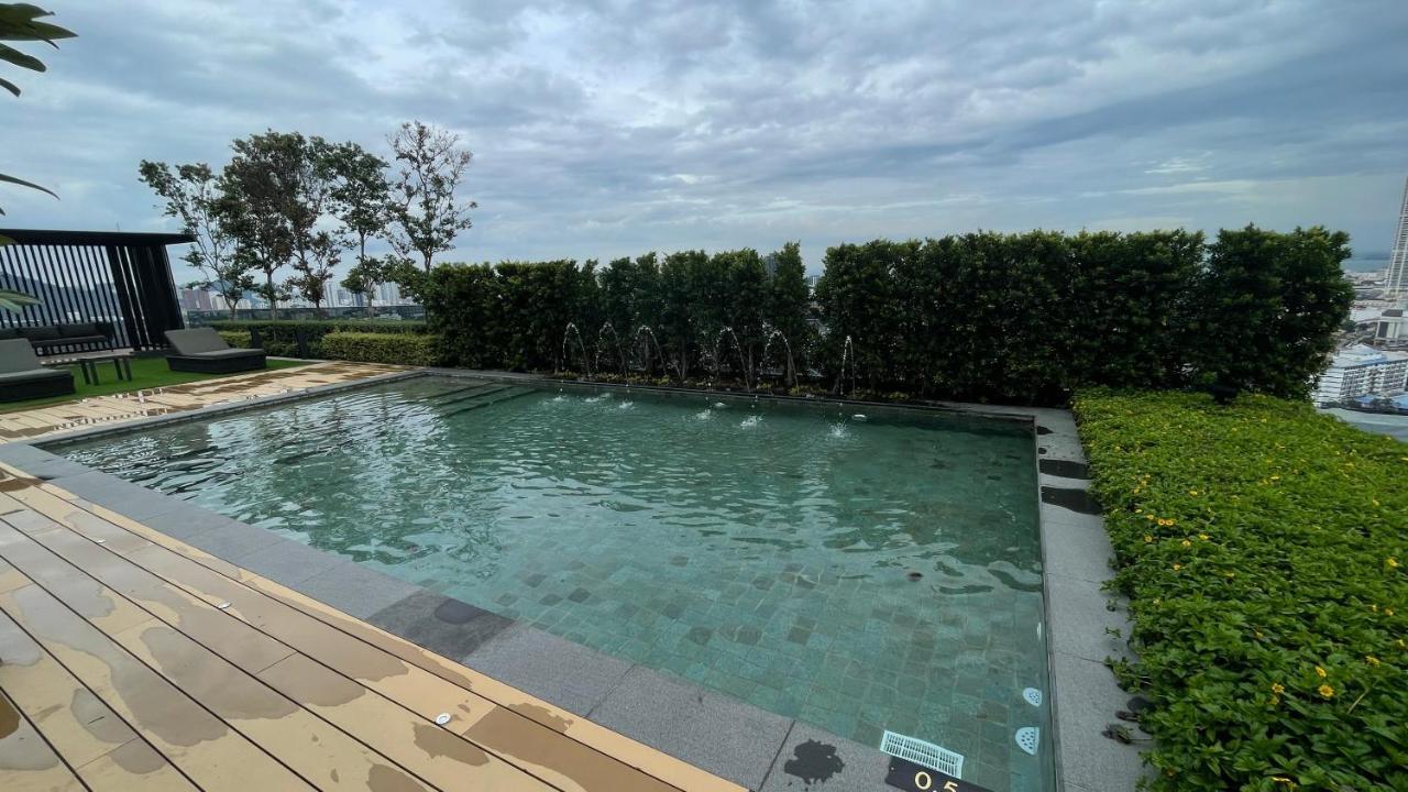 13A Beacon Executive Suites #Rooftoppool #Luxurysuites George Town Exterior photo